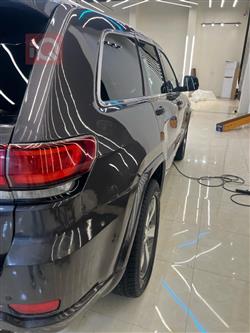 جیپ گراند شیرۆکی